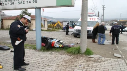 Otomobille Çarpışan Motosikletin Sürücüsü Murat Özbek Yaralandı