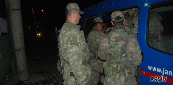Gazinoda Masalar Havada Uçuştu: 2 Yaralı