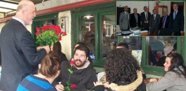Müftülük Sapanca Myo'da Karanfil Dağıttı