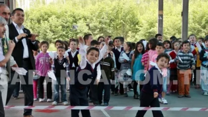Sapanca İöo 1.sınıf Öğrencileri Kağıt Uçaklarını Yarıştırdı