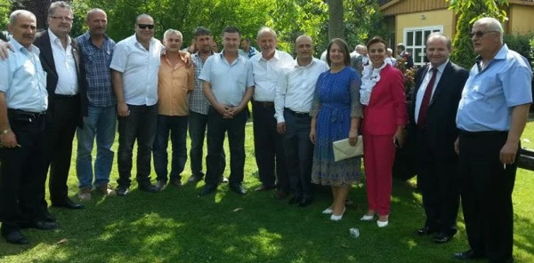 MHP Sapanca Eski İl Başkanı Hamdi Kılıçaslan'ın Oğlunun Düğününde Biraraya Geldi