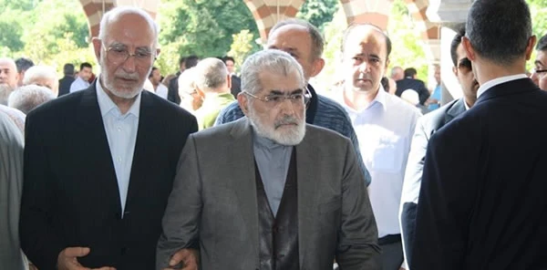 Murat Mehmet Özal'ın Naaşı Aile Mezarlığına