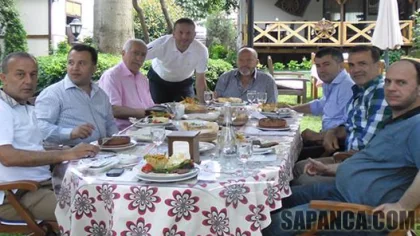 Sapanca'nın Önemli Simaları Kafkas Izgara'da Bir Araya Geldi