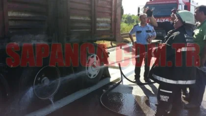 Sapanca Tem'de Yanan Tır Korkuttu