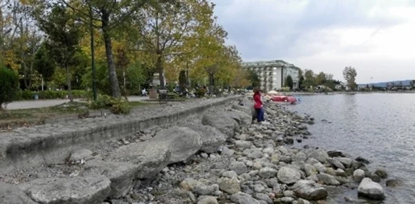 Göl'den Kontrolsüz Su Alınması Önlenecek