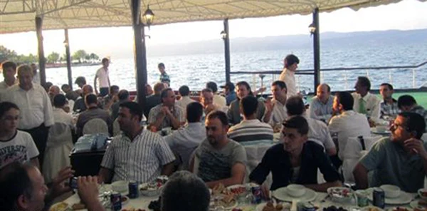 Otokar Ailesi Sapanca'da İftarda Buluştu