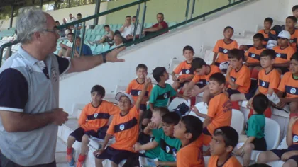 Yaz Futbol Okulu Tamer İlaçan'ı Misafir Etti