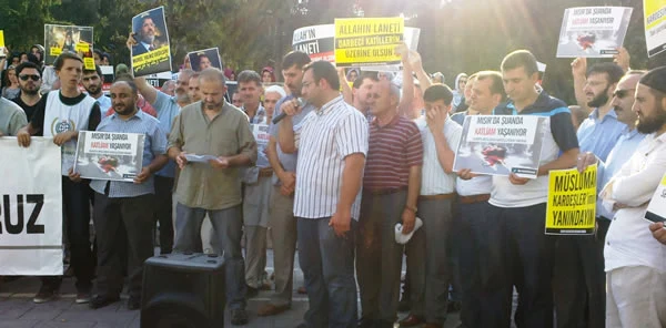 Mısır'da Yaşanan Katliam Sakarya'da Lanetlendi
