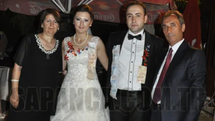 Sinem ile Semih Dünya Evine Girdi