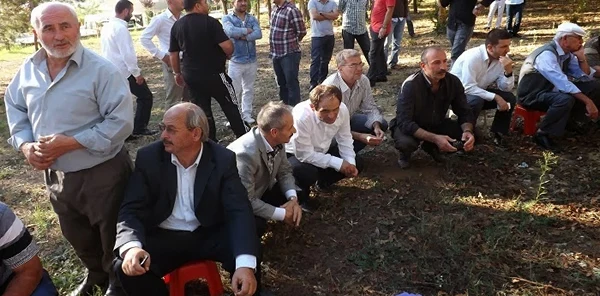 Ecevit Keleş: 'Akyazı'yı Köy Olmaktan Kurtaracağız'