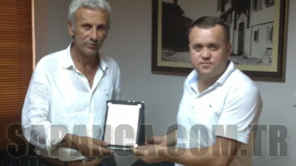 Sayder'den Öz'e Teşekkür Plaketi