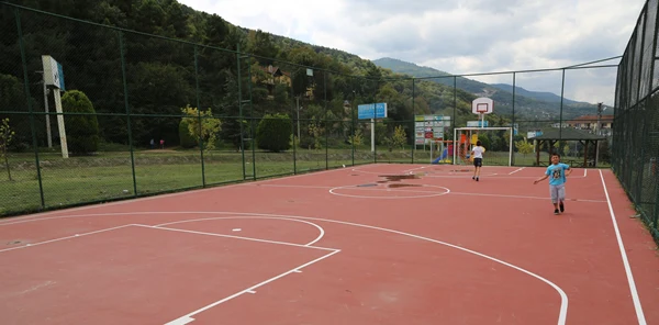 Çocuk Parkları ve Spor Sahaları Bakıma Alındı