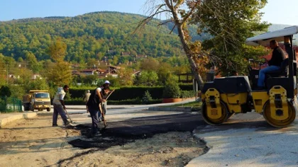 Sapanca'da Bozulan Yollar Onarılıyor