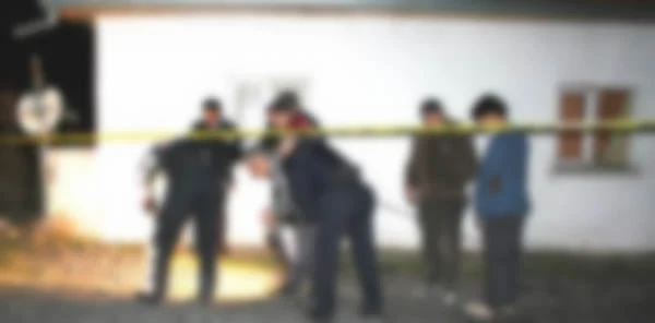 Evin Duvarlarına Silahla Ateş Ettiler