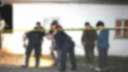 Evin Duvarlarına Silahla Ateş Ettiler