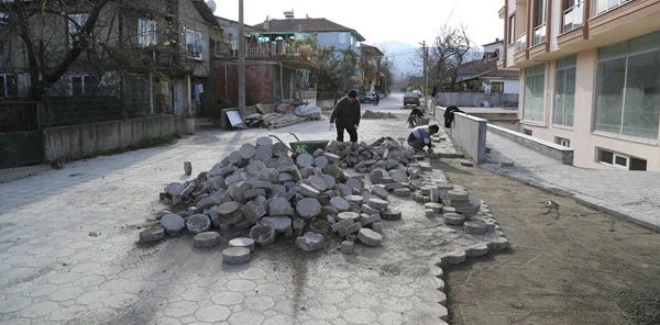 Sapanca'da Parke Onarımları Sürüyor