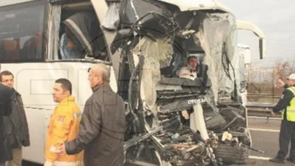 İşçi Servisi Kamyona Arkadan Çarptı: 3 Yaralı