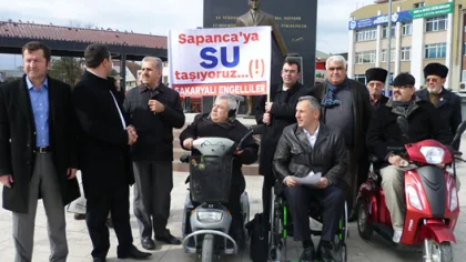 Engelli Vatandaşlardan Sapanca Gölü Eylemi