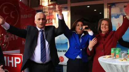Kurtköy 'Oya Arapoğlu'nu Bağrına Bastı