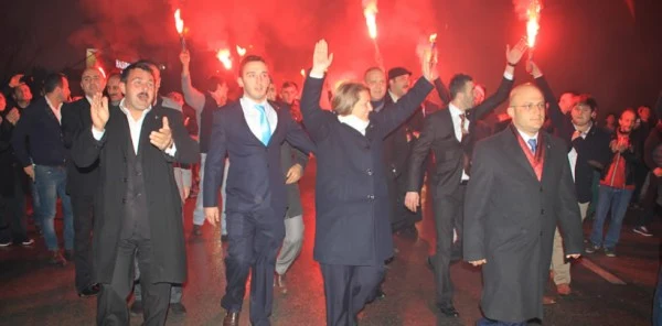 Tepebaşı Oya Arapoğlu'nu 'Baş Tacı' Yaptı