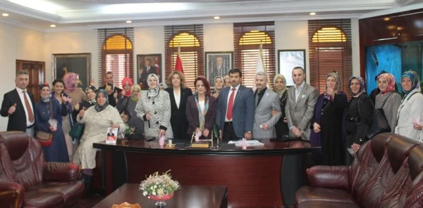 SAADET Partisi Sapanca İlçe Teşkilatı 'Dünya Kadınlar Günü'nü Unutmadı