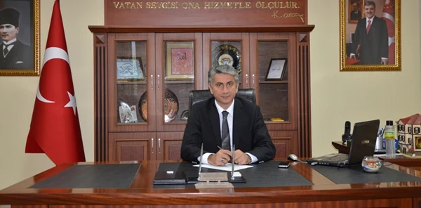 Kaymakam Azcan, 23 Nisan Bayramı Sebebiyle Kutlama Mesajı Yayımladı