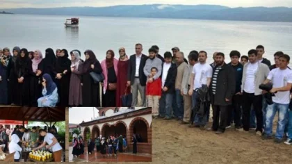 Mavi Marmara Yürüyüşüne Giden Ekip Sapanca'da Mola Verdi