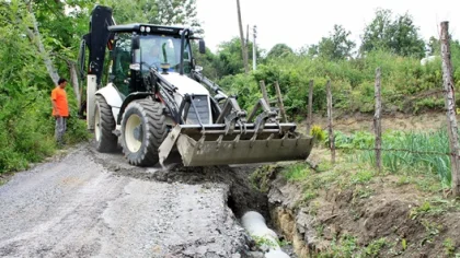 Yağış Sonrası Yollar Onarılıyor