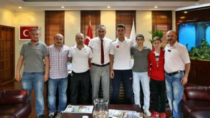 Güreşçilerden Başkan Yılmazer'e Ziyaret