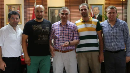 Soffder'den Başkan Yılmazer'e Plaket