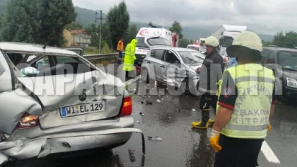 Sapanca'da Trafik Kazası: 5 Yaralı