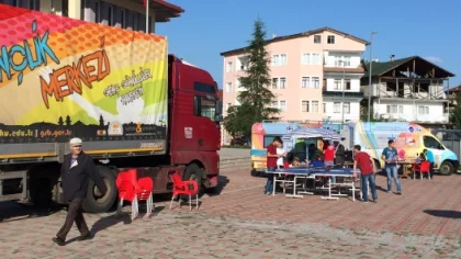 Mobil Gençlik Merkezi Tır'ı Sapanca'da
