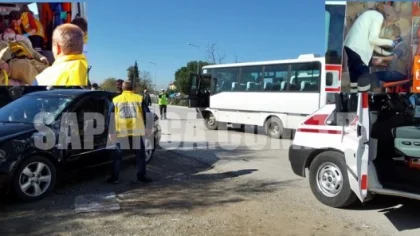 Sapanca'da Trafik Kazası: 2 Yaralı