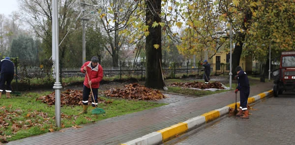 Temizlik Hizmetleri Aralıksız Çalışıyor