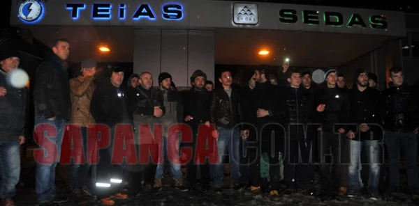 Elektrik Kesintilerinden Bıkan Sapancalılar Sedaş Önünde Eylem Yaptı