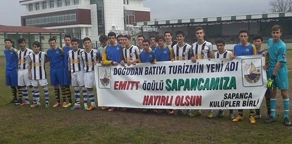 Sapanca Kulüpler Birliği'nden Anlamlı Pankart