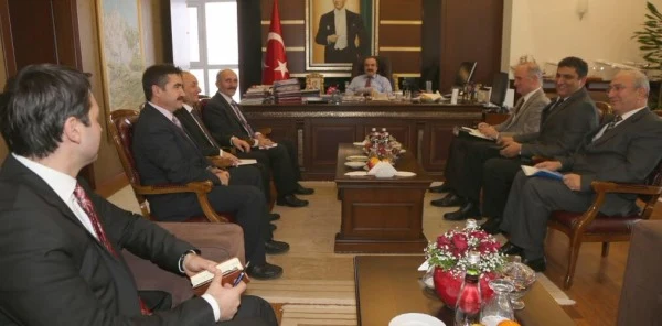 Velilerin Gözü Kulağı Bu Toplantıda