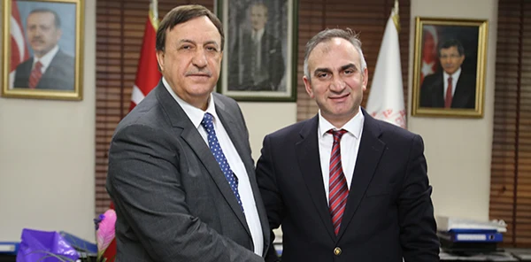 Enver Toçoğlu, Sapanca Belediye Başkanı Yılmazer'i Makamında Ziyaret Etti