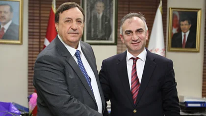 Enver Toçoğlu, Sapanca Belediye Başkanı Yılmazer'i Makamında Ziyaret Etti