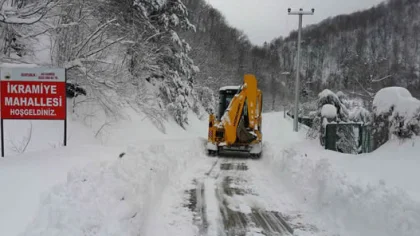 Sapanca'da Ekiplerin Karla Mücadelesi Sürüyor