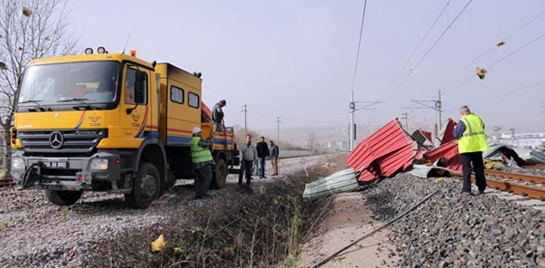 Trenler Sapanca ve İzmit Gişelerinde Bekletildi