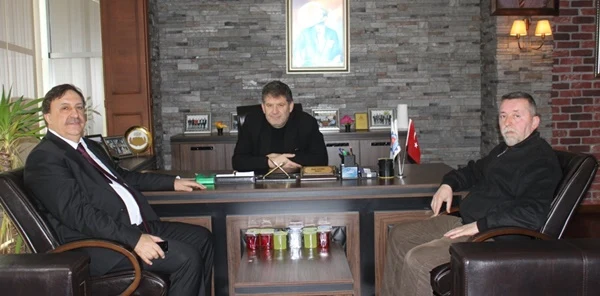 Enver Toçoğlu, Ziyaret Ettiği Lastik-İş Sendikası'nda Büyük Övgüyle Karşılandı