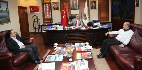 Eski Bakanlardan Başkan Yılmazer'e Kutlama Ziyareti