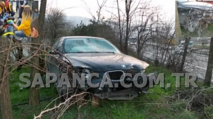 Tem'de Otomobil Ağaçlık Alana Uçtu: 1 Yaralı