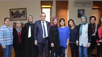 Yılmazer'den Bayan Personellere Jest