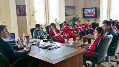 Futbol Takımı Kaymakam Gökhan Azcan'ı Makamında Ziyaret Etti