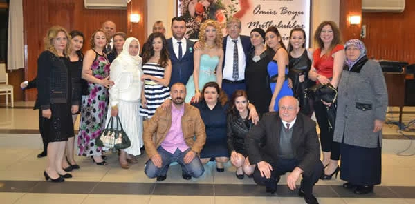 Ezgi ile Berkay , Evlilik Yolunda İlk Adımı Atarak Nişanlandı