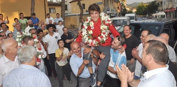 Şampiyonlar Turnuvası'nda Başar Yine Zirvede