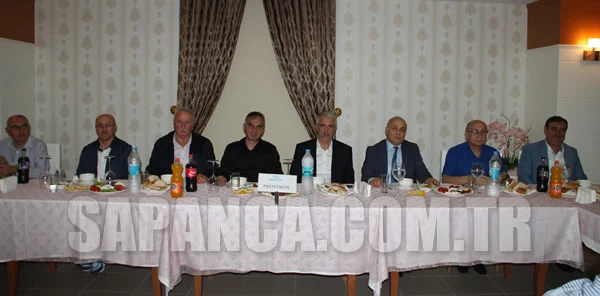 Sami Candan, Yakın Dostlarını İftarda Ağırladı