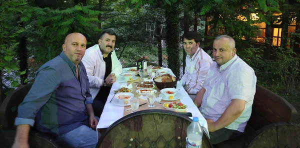 Yılmazer'den Meclis Üyelerine İftar